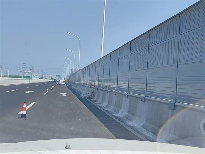 高速公路声屏障